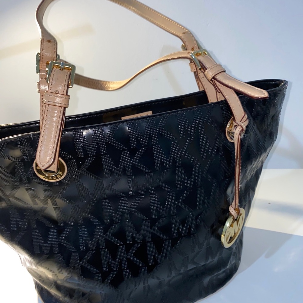 Black Michael Kors bag